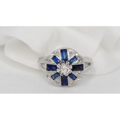 Bague Ancienne En Or Gris; Saphirs Baguettes Et Diamants 