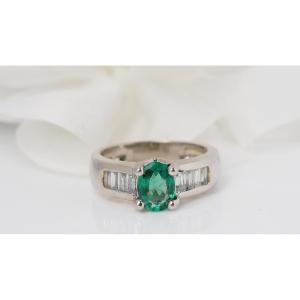 Ring In White Gold, Emerald And Diamonds
