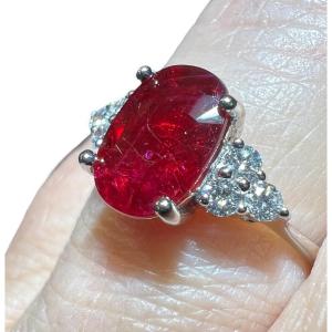 18k White Gold Ring Set With A 2.04 Ct Natural Ruby – Intense Red & Diamonds
