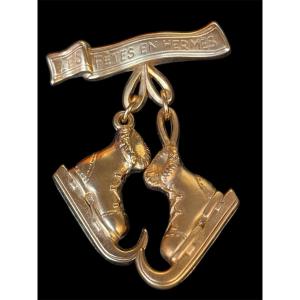 Hermès Gold-tone Metal Brooch Ice Skate Charms Vintage Brooch Party Items In Hermès