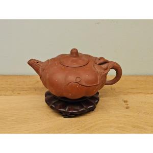 Yixing Clay Teapot With Gold Inlays