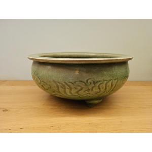 Large Incense Burner From The Longquan Kilns. Ming Dynasty 