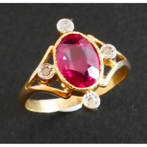 Art Nouveau Ring Red Stone And Diamonds, 18k Yellow Gold.