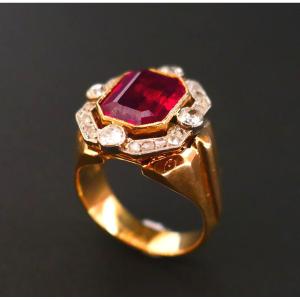 Tank Verneuil And Diamond Signet Ring, 18 Carat Gold.