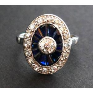 Bague Art Déco Diamants Et Saphirs Calibrés, Platine.