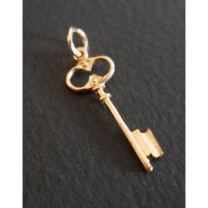 18k Gold Charms Pendant.