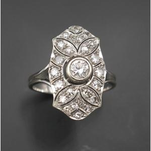 Diamond Ring, Art Deco, 18 Carat White Gold.