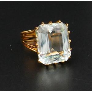 Ring Set With An Aquamarine, 18 Carat Yellow Gold.