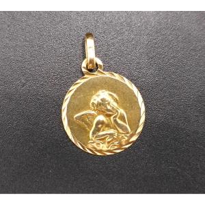 Medal Representing An Angel, 18 Carat Gold.