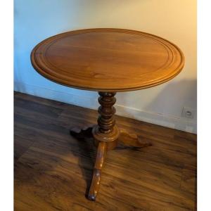 19th Century Pedestal Table. Cherry Wood