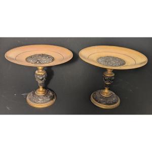 Pair Of Cups On Feet. Bronze. 19th Century.