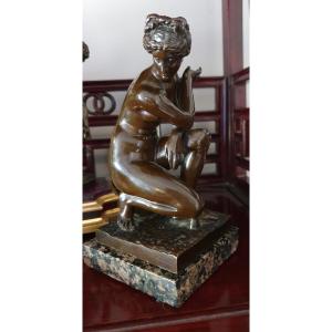 Crouching Venus