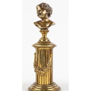 S'applique Bust