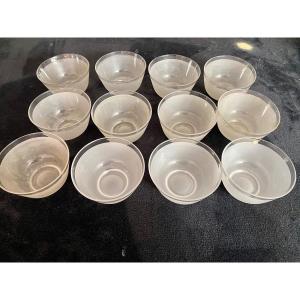 Sixteen Baccarat Crystal Finger Bowls, 19th Century