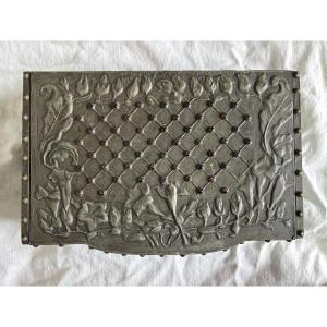 Art Nouveau Box With Floral Motifs And Cabochons