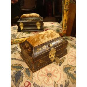 Small Needle Spade Box In Lacquered Wood Period 18th Century