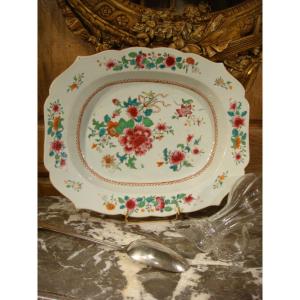 Dish In The Company Of The Indies Famille Rose Period XVIIIth Century