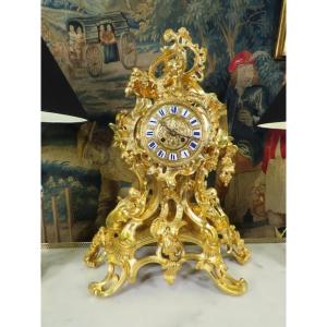 Rococoa Clock With Grape-harvesting Cherubs In The Louis XV Style 