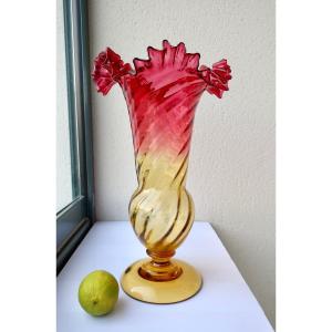 Large 19th Century Tulip Vase In Red And Amber Twisted Crystal "amberina" Scalloped Neck 34 Cm Tbe