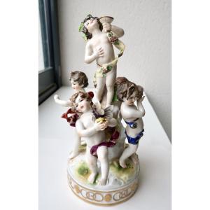 Volkstedt Rudolstadt, Mid-19th Century, Porcelain Group "round Of Loves", Cherubs, Putti...