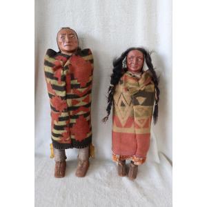 Rare Large Native American "skookum" Dolls, Circa 1920, 48 Cm And 42,5 Cm High