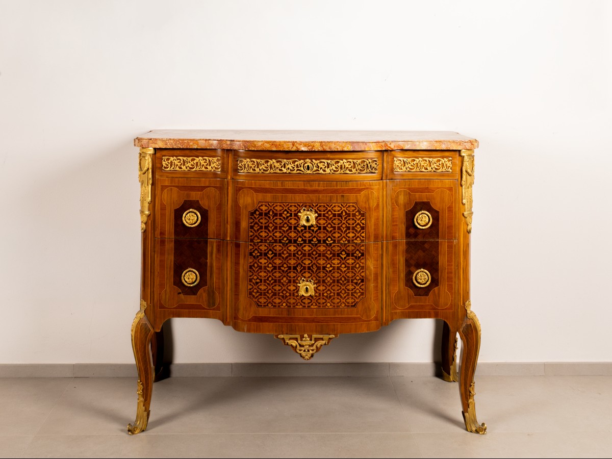 Comò in stile Napoleone III, Intarsi e applicazioni in bronzo dorato, Francia XIX secolo