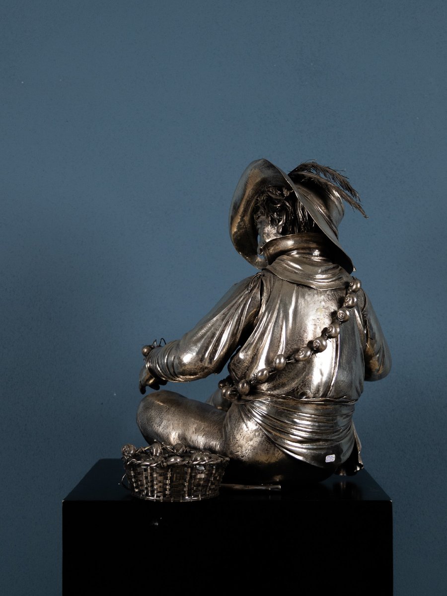 Scultura in argento 800 raffigurante personaggio fiammingo con lumache, XIX–XX secolo-photo-3