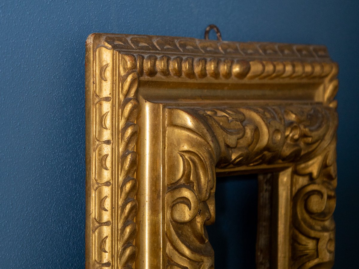 Cornice italiana del XVIII secolo in legno intagliato e dorato-photo-2