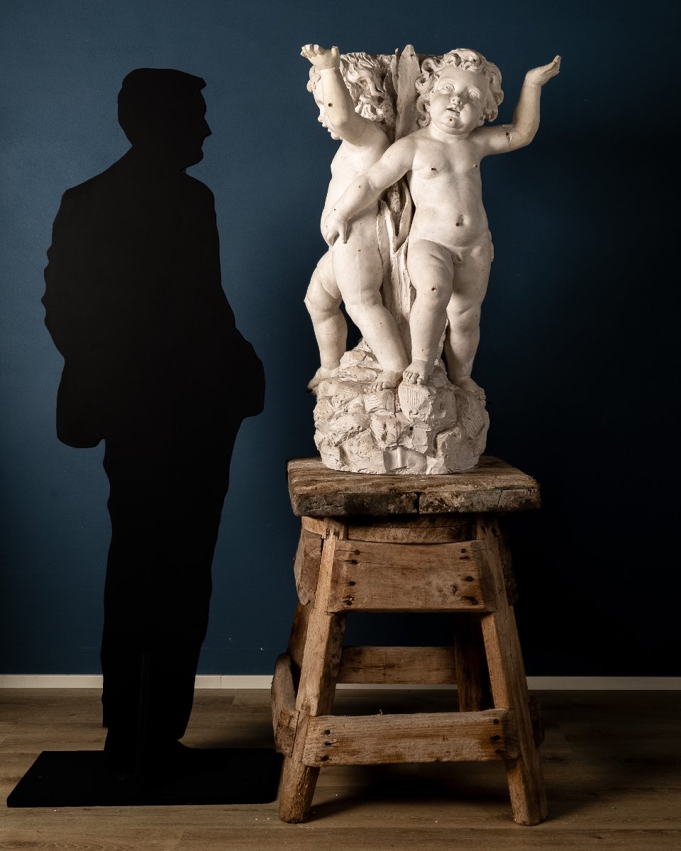 Importante modello scultoreo in gesso con tre putti reggi bacile, Italia XIX secolo-photo-2