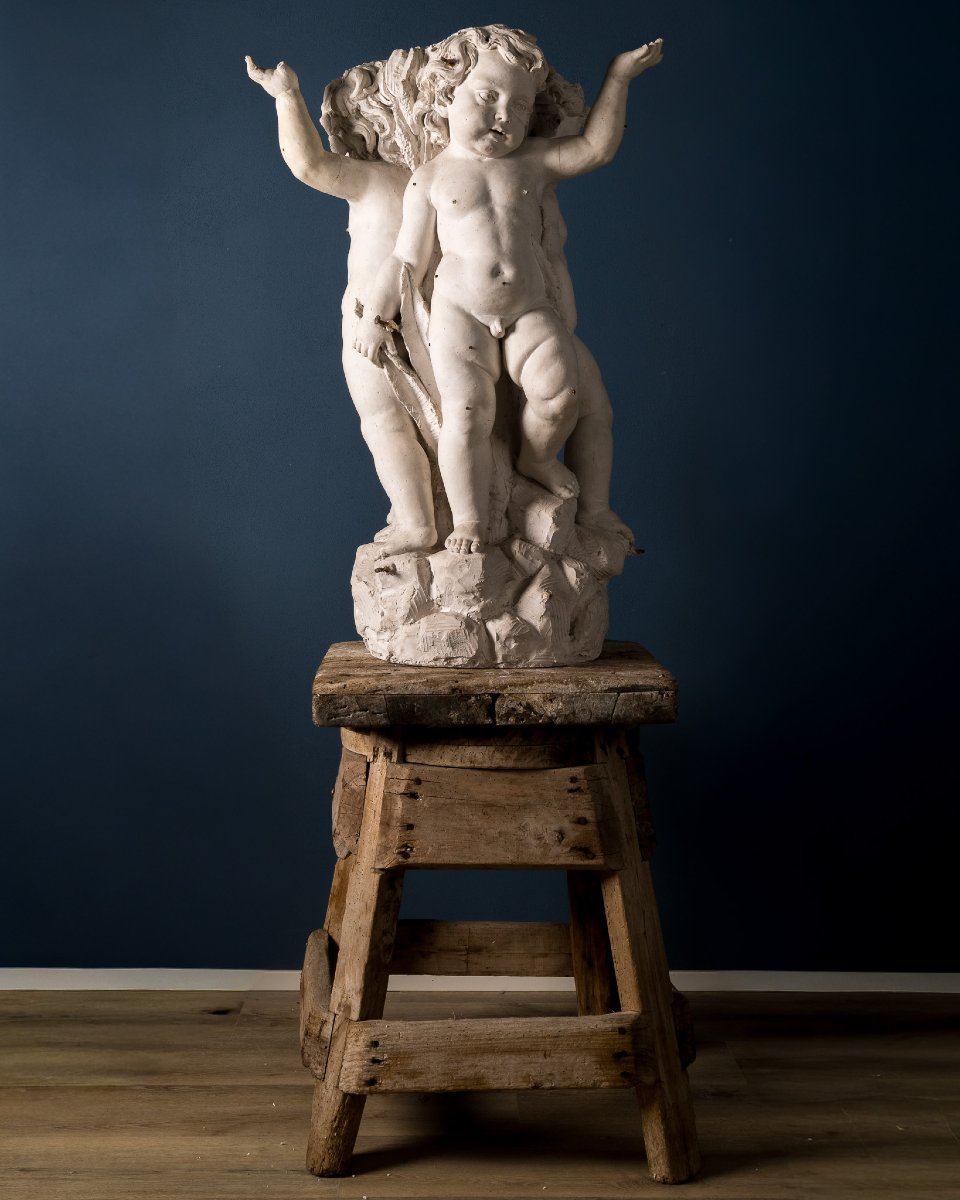 Importante modello scultoreo in gesso con tre putti reggi bacile, Italia XIX secolo-photo-3
