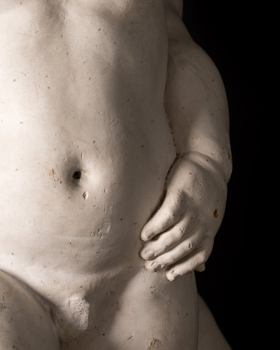 Importante modello scultoreo in gesso con tre putti reggi bacile, Italia XIX secolo-photo-4