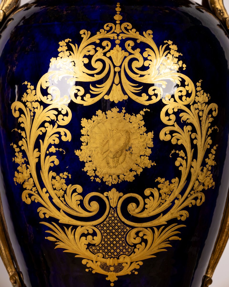 Coppia di Grandi Vasi Sèvres in Porcellana e Bronzo Dorato con Bouquets Floreali, Francia XIX s-photo-4