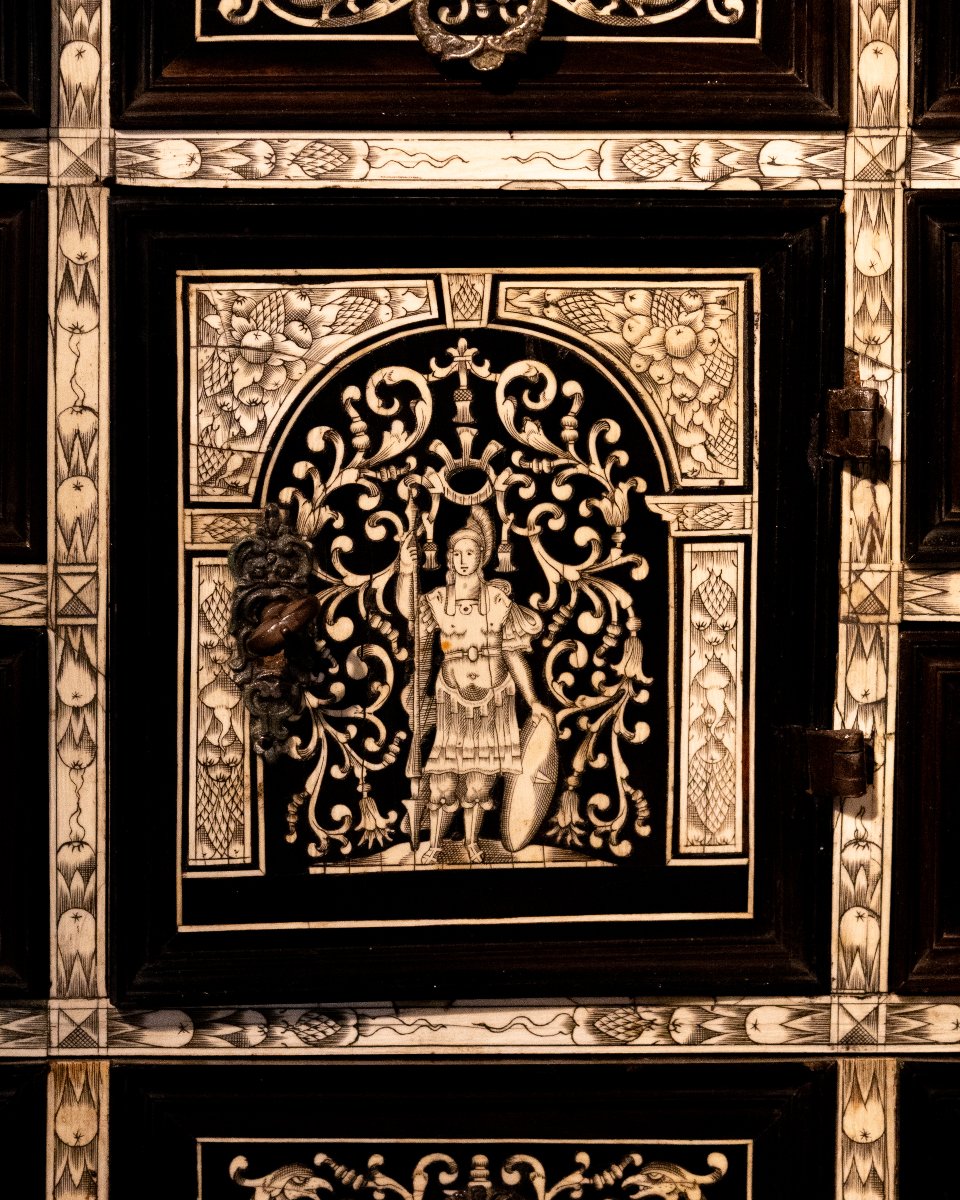 Importante Stipo Monetiere Lombardo in Ebano e Avorio, epoca Luigi XIV, inizi XVIII Secolo-photo-1