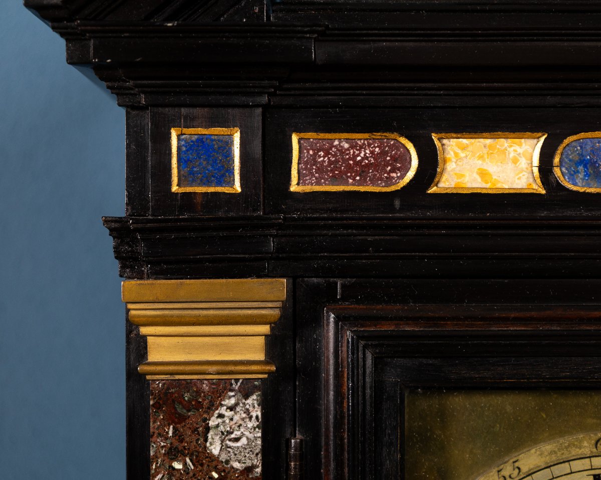 Orologio da tavolo in ebano e commesso di pietre dure, Centro Italia, XVIII secolo-photo-1