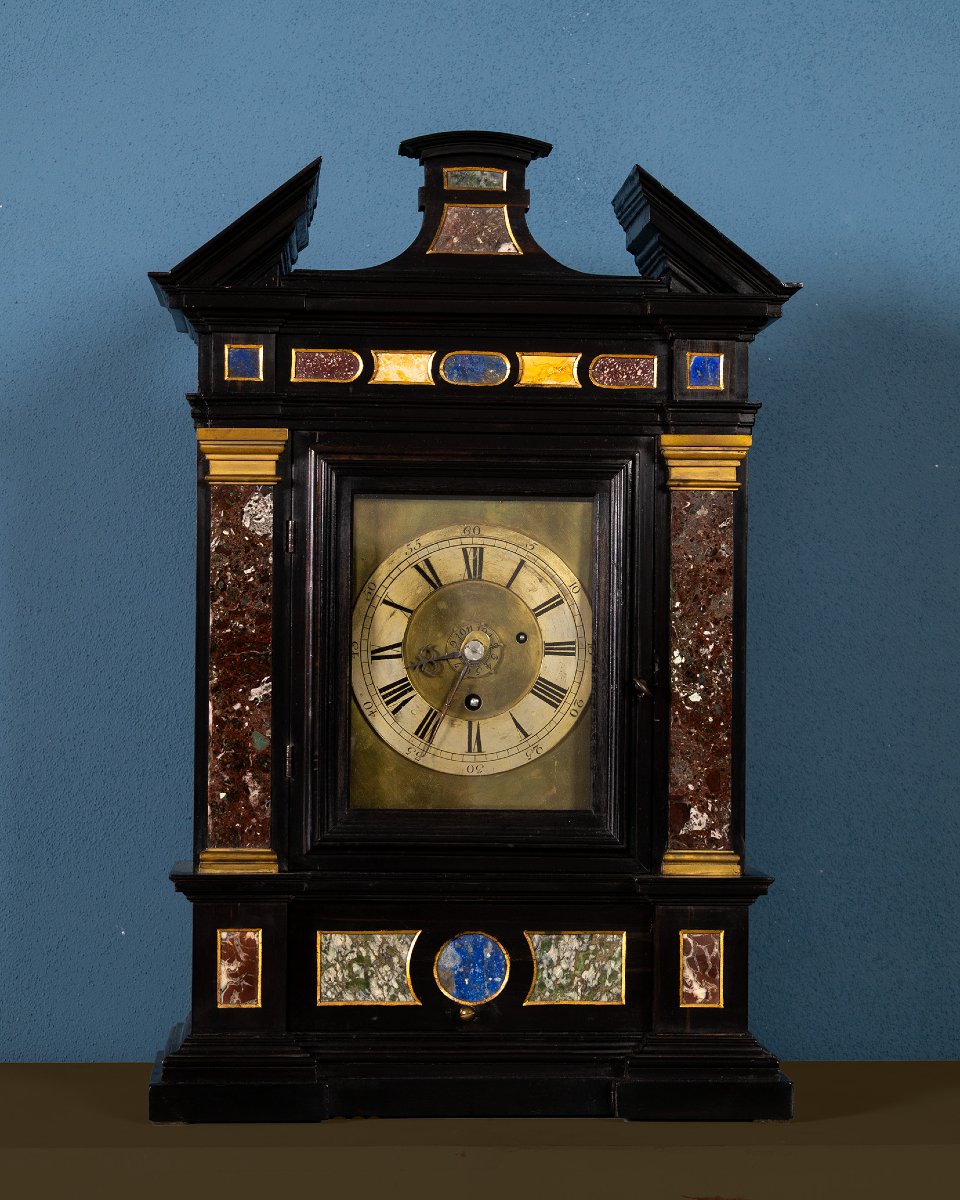 Orologio da tavolo in ebano e commesso di pietre dure, Centro Italia, XVIII secolo
