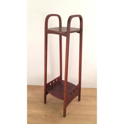 Thonet. Dans Le Goût De Joseph Hoffman. Sellette En Acajou. Estampille Et étiquette. Thonet. Im