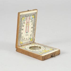 Pocket Sundial With An Integrated Compass