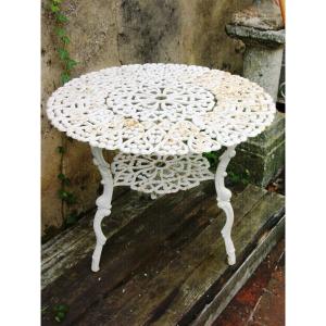 Cast Iron Guéridon Table (diameter 81 Cm.) Circa 1950-60 In An English Style