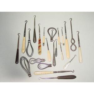 Small Collection Of 22 Boot-pullers (the Lot)