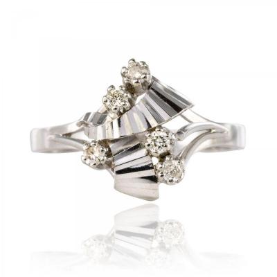 Vintage White Gold Diamonds Ring