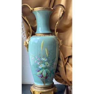 Important Vase In Porcelaine   XIX Th  Century      Manufacture Of Sevres  Hand Painted 