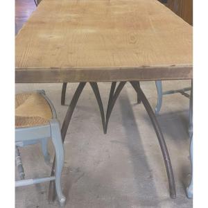 Table En Solid Chestnut  Boards On A Solid Metal Base Finely   Forged 