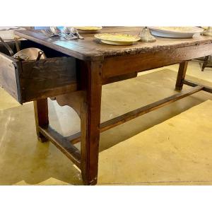 Kitche Table Of  The 18 Th Century  In Solid Chestnut