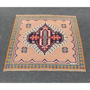 Sofreh Bathiyari - Persia. Circa 1960. 120 X 120 Cm