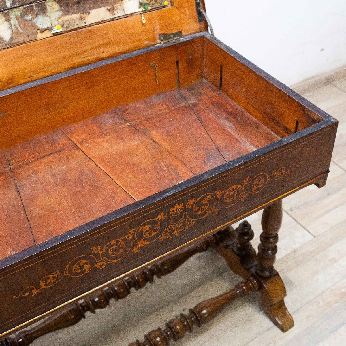 Tavolino in legno intarsiato Carlo X, Epoca primi '800-photo-3