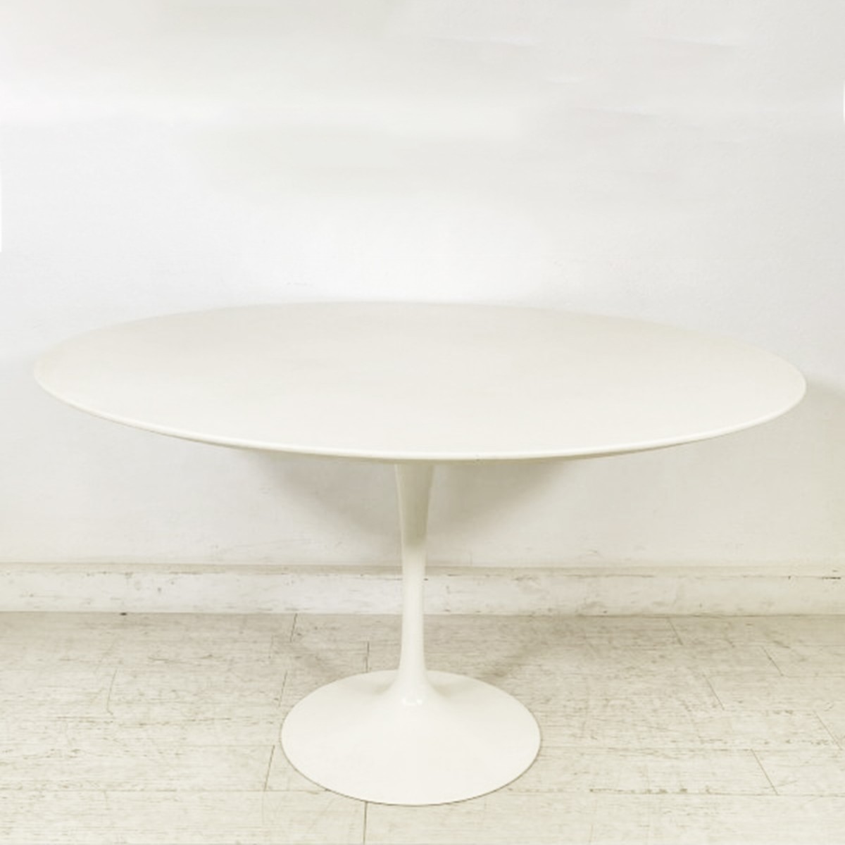 KNOLL tavolo rotondo TULIP, collezione Eero Saarinen, XX Secolo