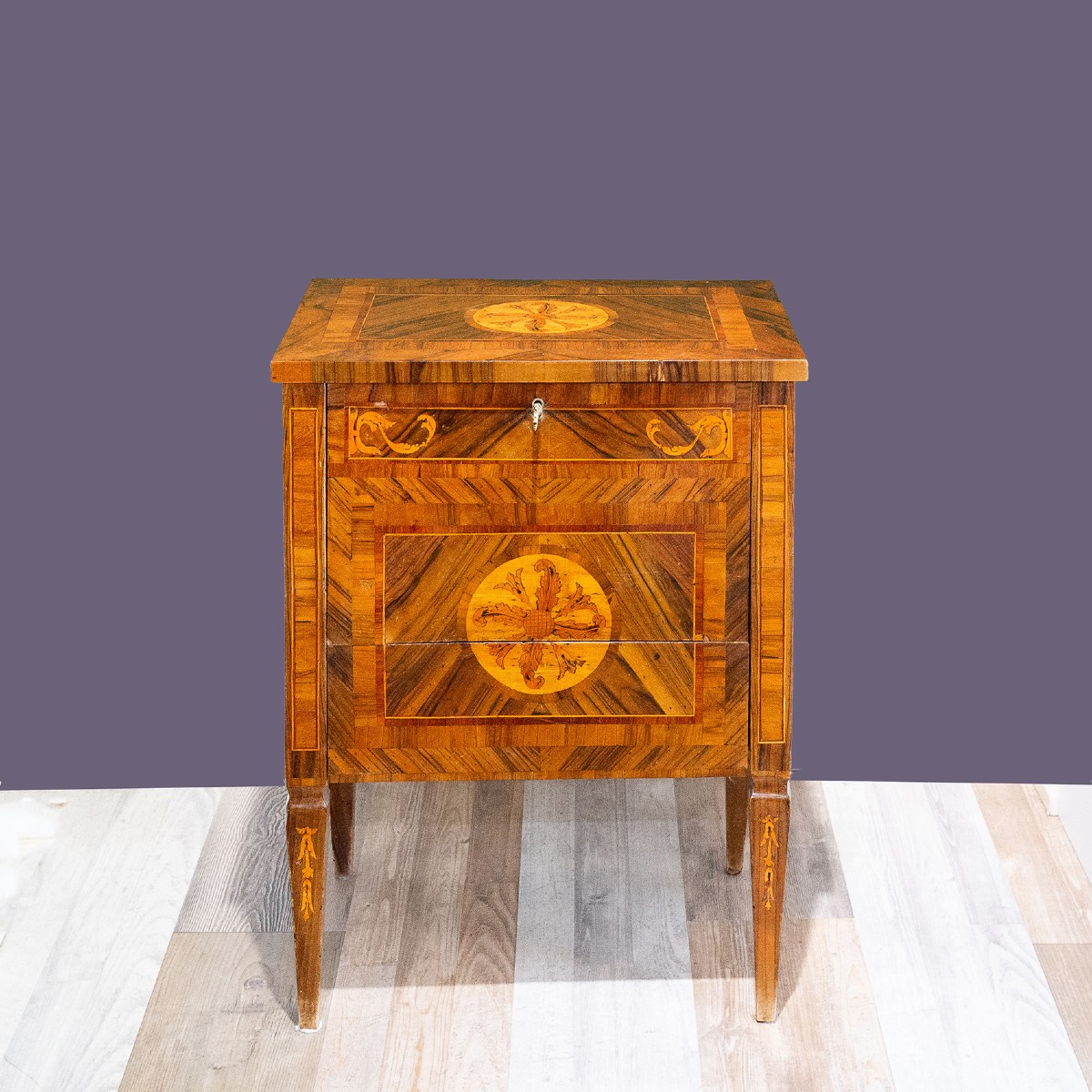 Comodino/Comoda in noce, stile Luigi XVI –XIX secolo