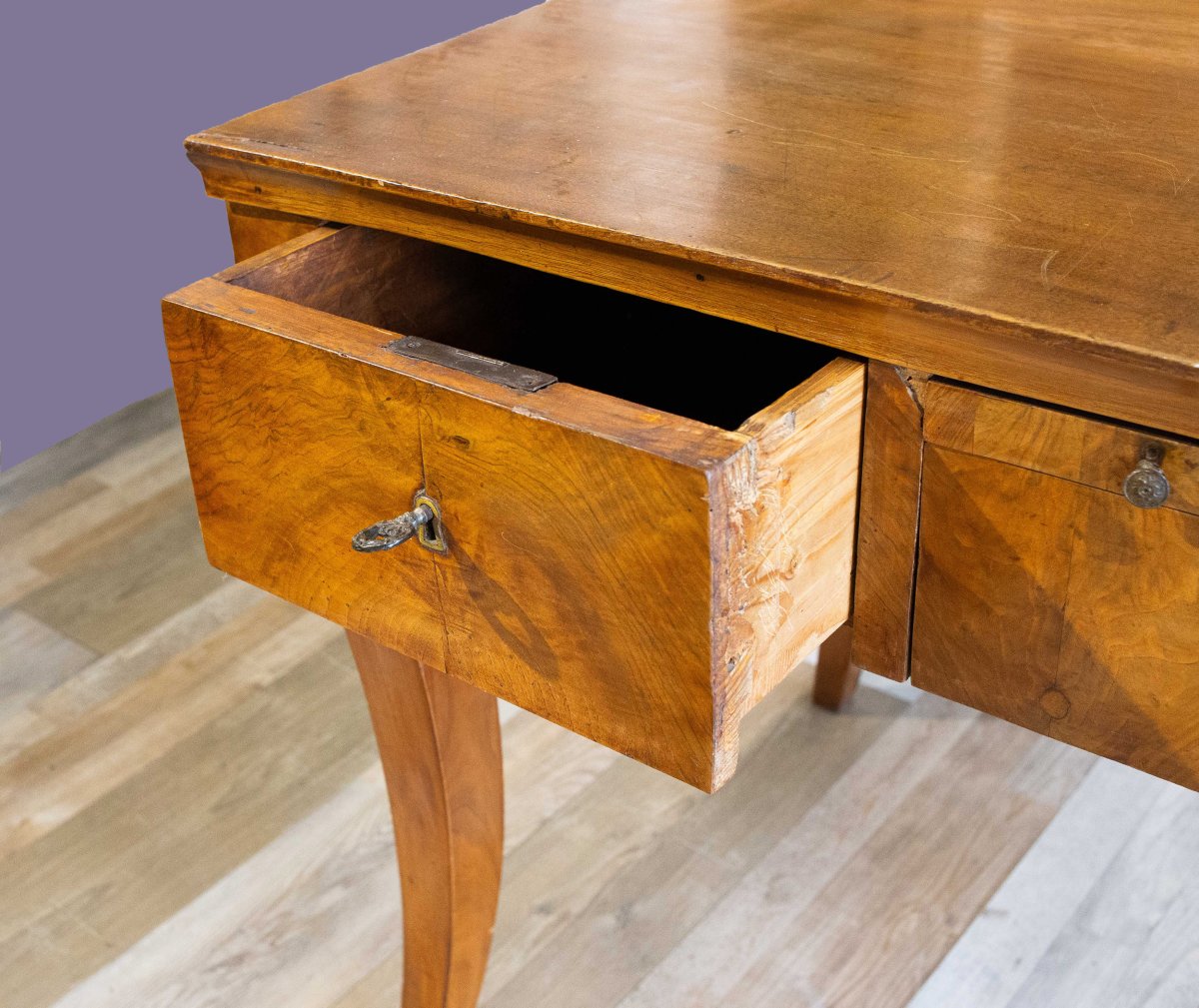 Tavolo scrittoio, con tre cassetti, Stile Restaurazione, in noce, 1825-photo-3