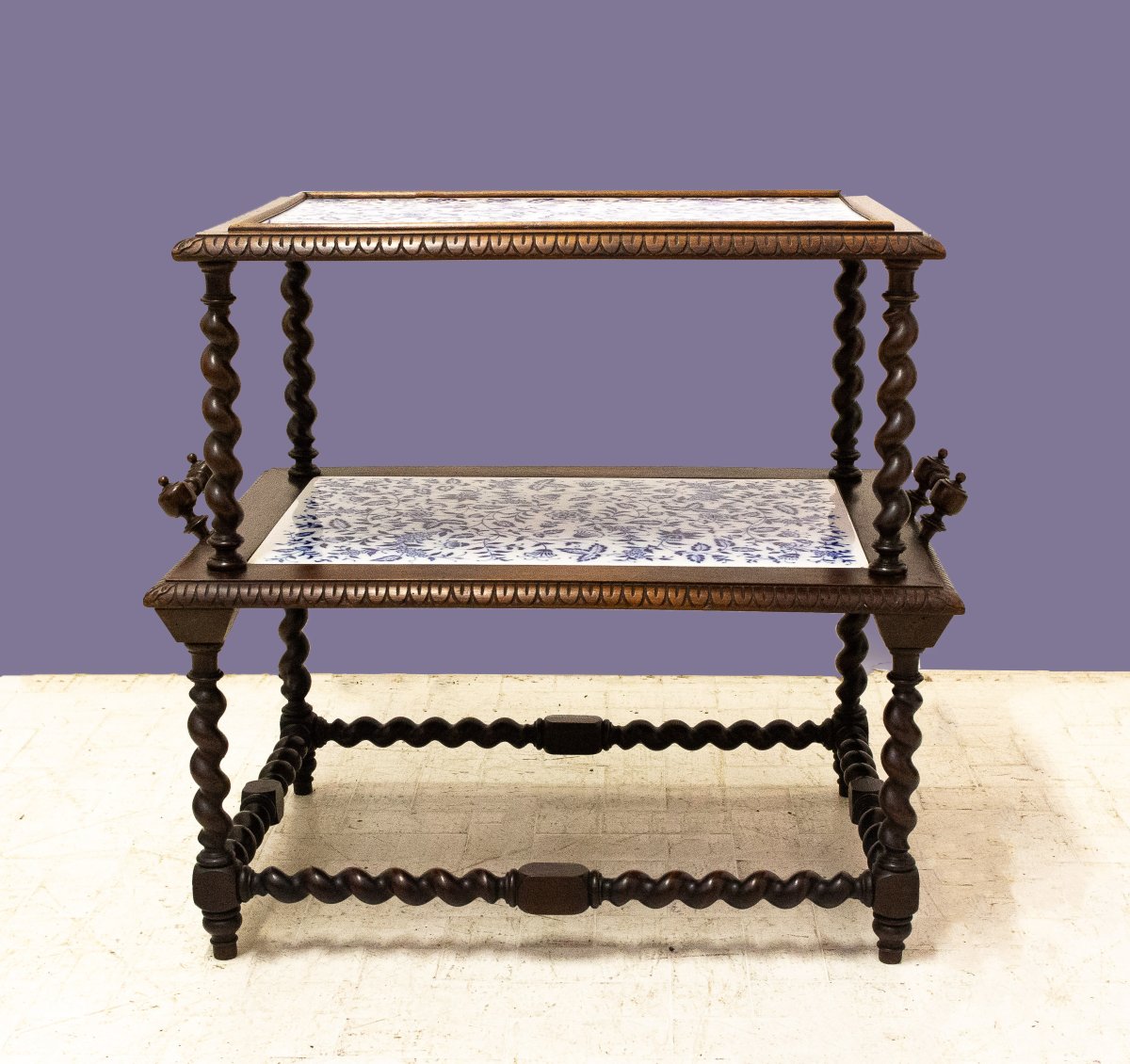 Tavolino in noce con Due Ripiani in Ceramica Decorata, Fine '800-photo-2