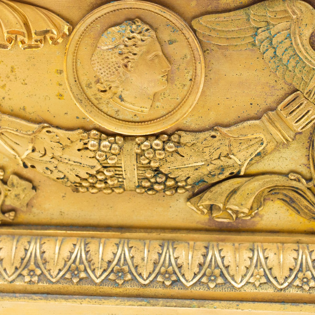 Orologio da tavolo francese in bronzo dorato – Impero, circa 1815-photo-5